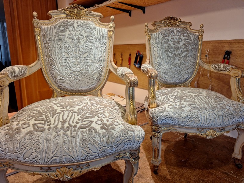 Meubelstoffen &amp; meubelstoffering